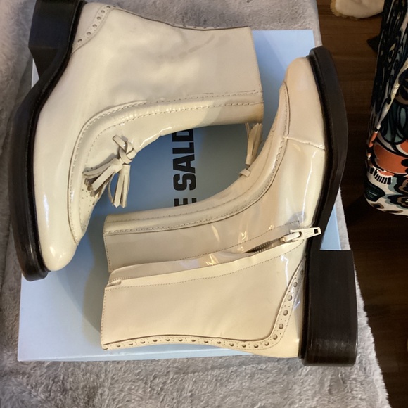 New In Box Nicole Saldana beige patent leather size 36 boots - Picture 3 of 9